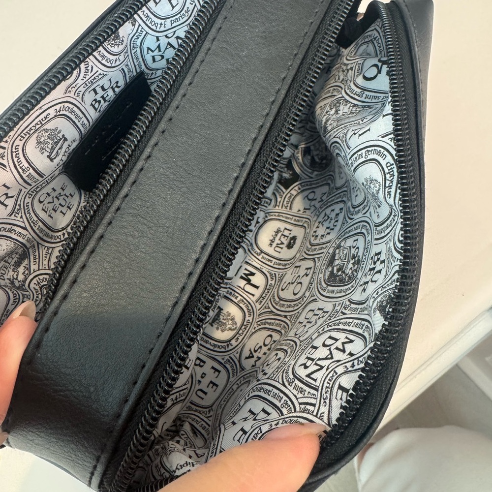 Diptyque Travel case with body lotion, face cream, philosykos eau de toilette - Picture 4 of 13